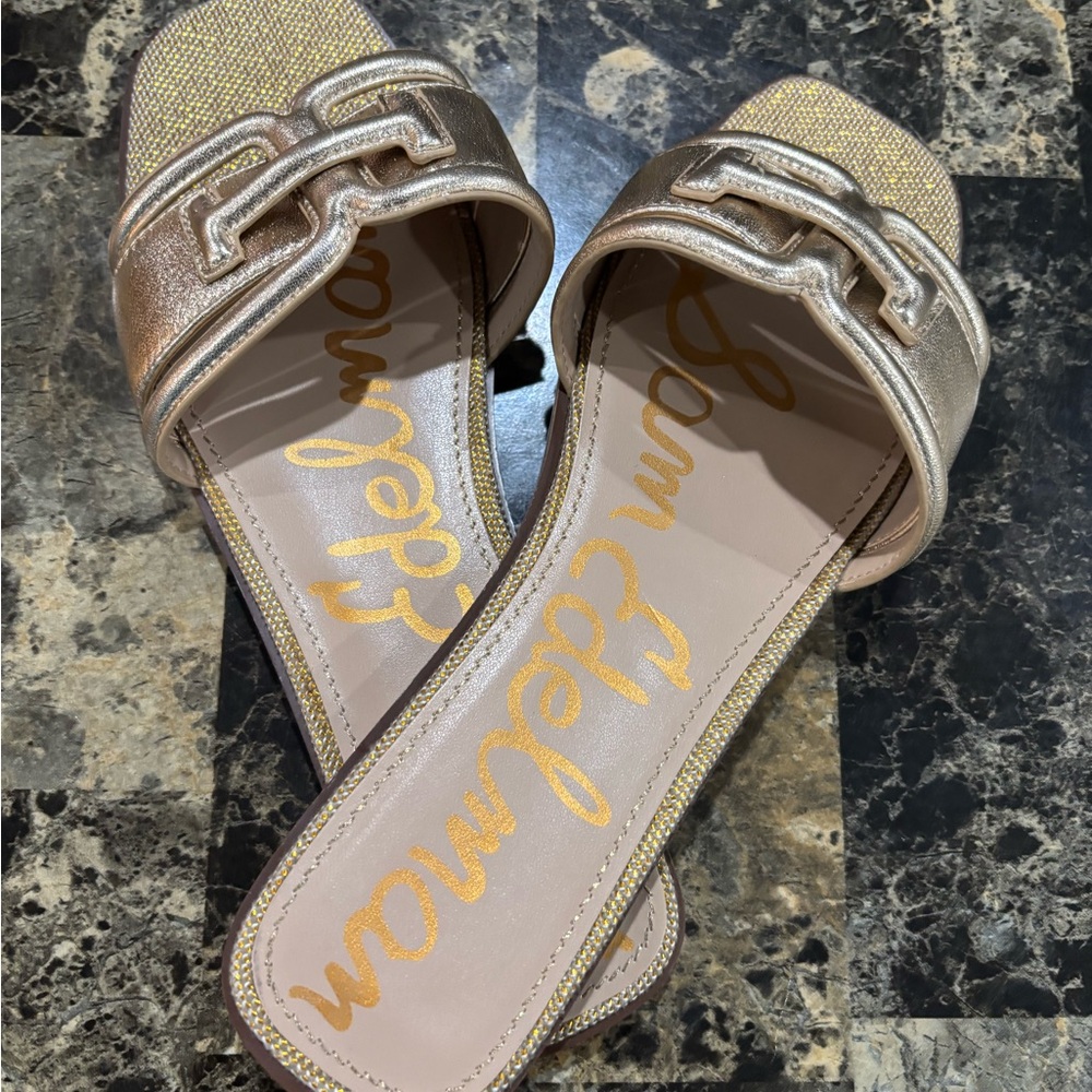 SAM EDELMAN IRINA GOLD LEATHER LOGO SLIDE FLAT SANDALS ( WOMENS 10.5 ) Preowned - Picture 3 of 8